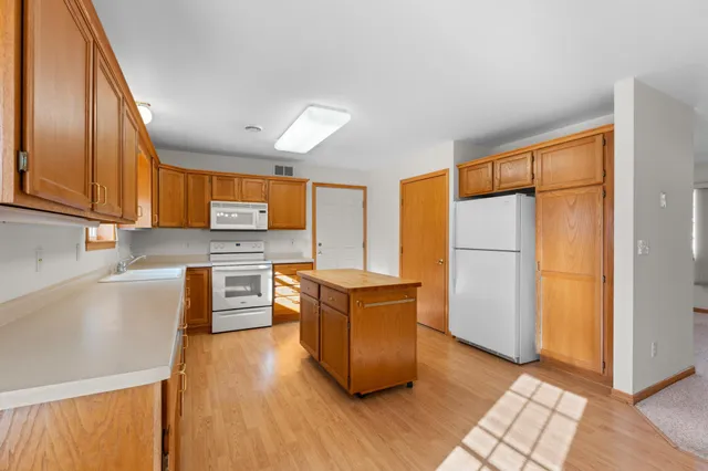 $249,900 | 241 6th Street Southwest, Pine Island, MN 55963