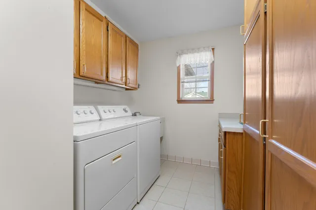 $249,900 | 241 6th Street Southwest, Pine Island, MN 55963