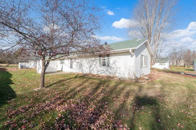 $249,900 | 241 6th Street Southwest, Pine Island, MN 55963