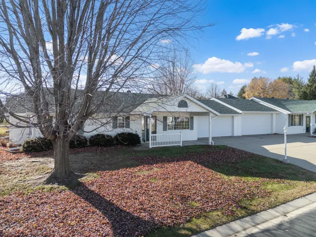 $249,900 | 241 6th Street Southwest, Pine Island, MN 55963