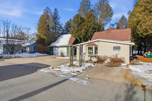 $674,900 | 1324 West Green Lake Drive, Farmington, WI 53090