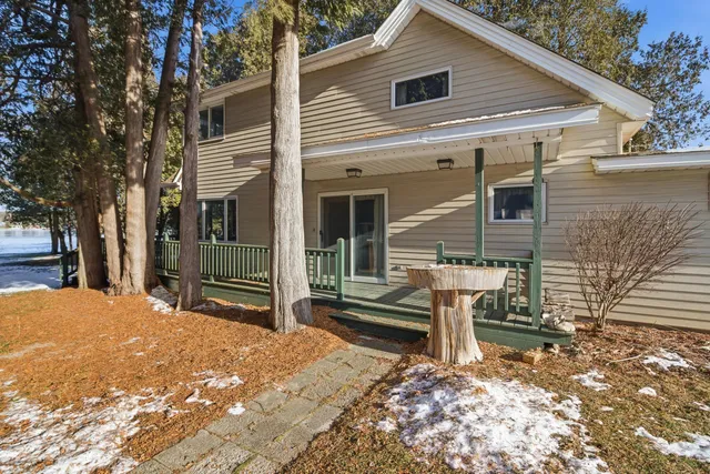 $674,900 | 1324 West Green Lake Drive, Farmington, WI 53090