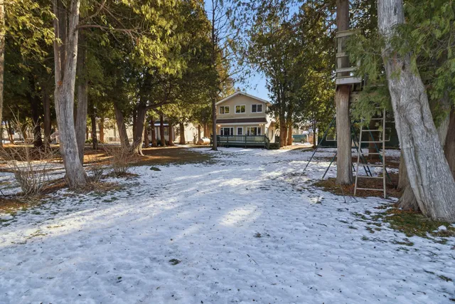 $674,900 | 1324 West Green Lake Drive, Farmington, WI 53090