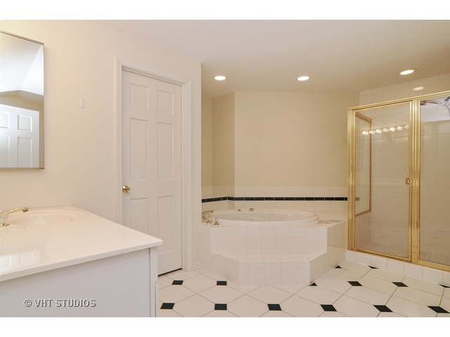 21997 Vernon Ridge Drive Mundelein, IL 60060 - Photo 15 of 22