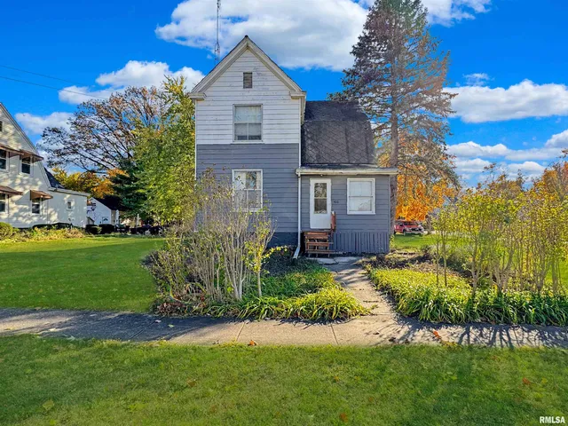 $89,900 | 402 East 2nd Street, El Paso, IL 61738