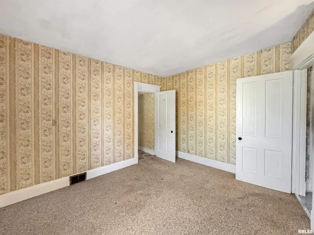 $89,900 | 402 East 2nd Street, El Paso, IL 61738