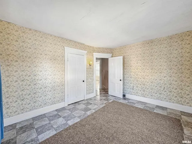 $89,900 | 402 East 2nd Street, El Paso, IL 61738