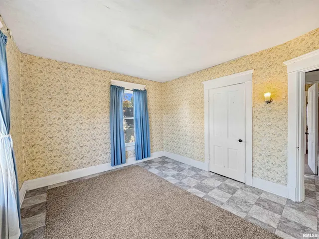 $89,900 | 402 East 2nd Street, El Paso, IL 61738