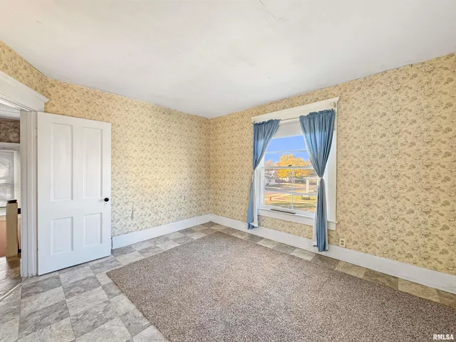 $89,900 | 402 East 2nd Street, El Paso, IL 61738