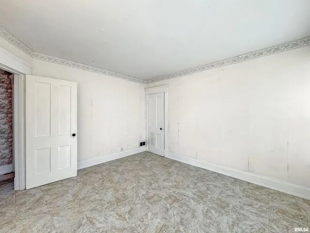 $89,900 | 402 East 2nd Street, El Paso, IL 61738