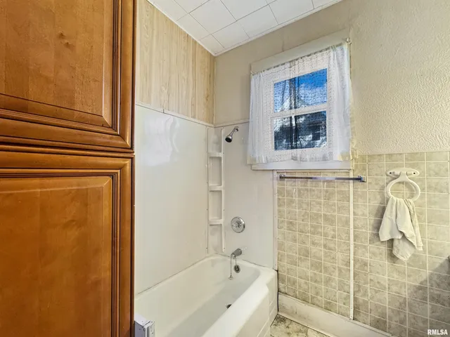 $89,900 | 402 East 2nd Street, El Paso, IL 61738