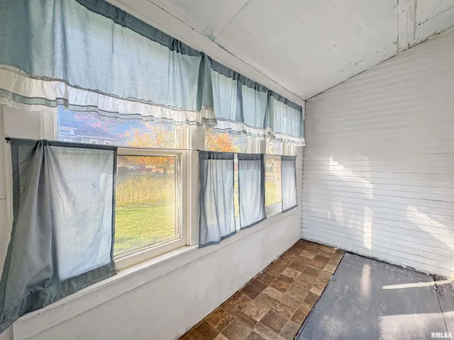 $89,900 | 402 East 2nd Street, El Paso, IL 61738