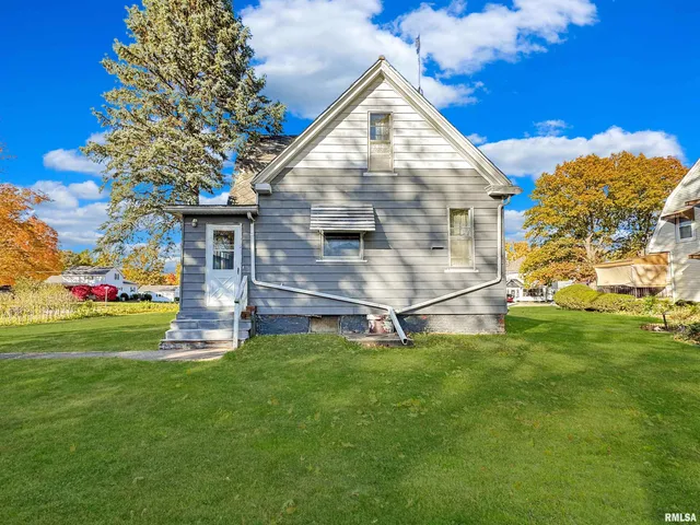 $89,900 | 402 East 2nd Street, El Paso, IL 61738