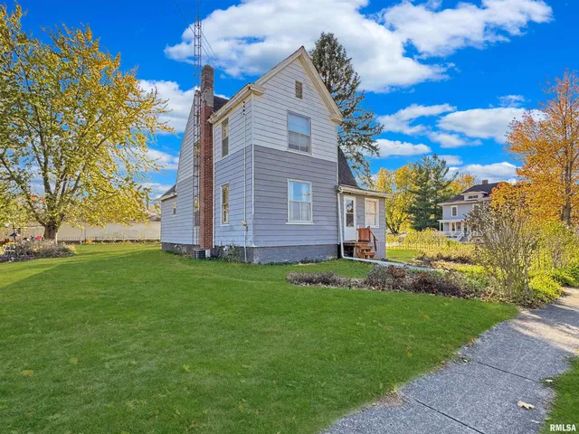 $89,900 | 402 East 2nd Street, El Paso, IL 61738