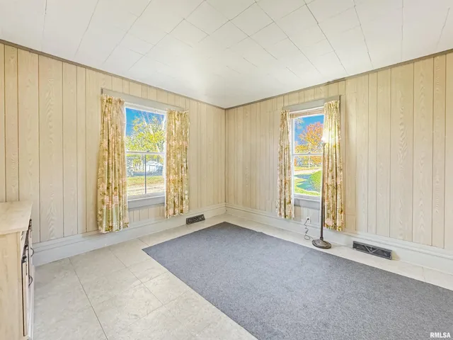 $89,900 | 402 East 2nd Street, El Paso, IL 61738