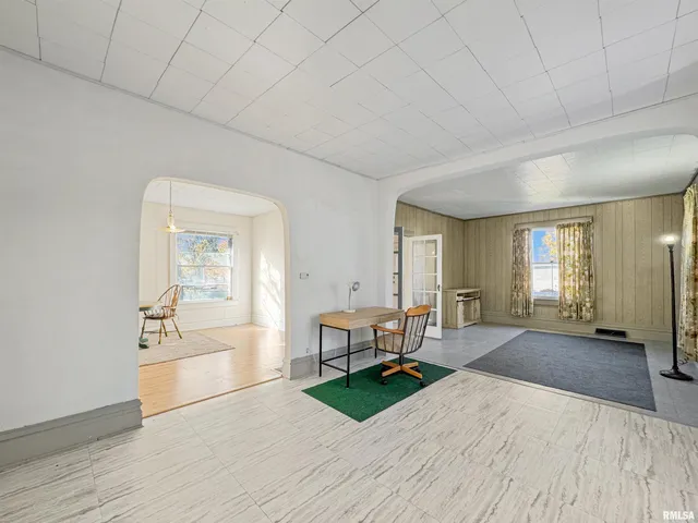 $89,900 | 402 East 2nd Street, El Paso, IL 61738