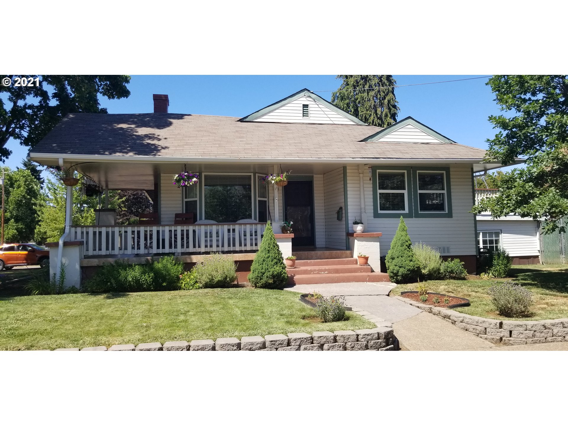 484 Southwest Washington Street Dallas, OR 97338 - Photo 1 of 26 Gallery Image 1
