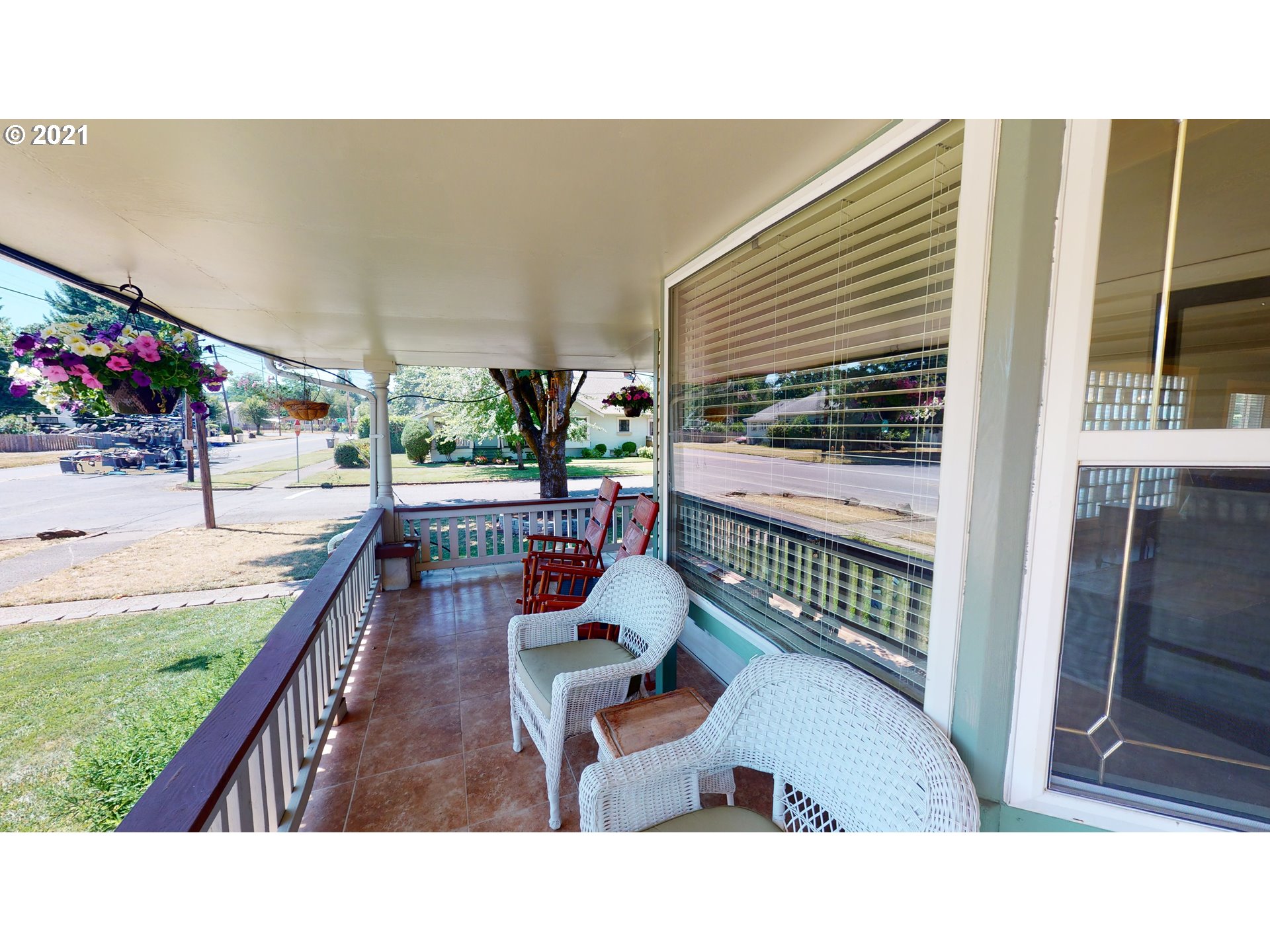 484 Southwest Washington Street Dallas, OR 97338 - Photo 2 of 26 Gallery Image 2