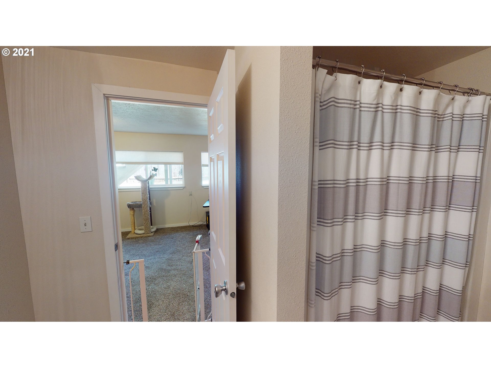 484 Southwest Washington Street Dallas, OR 97338 - Photo 15 of 26 Gallery Image 15