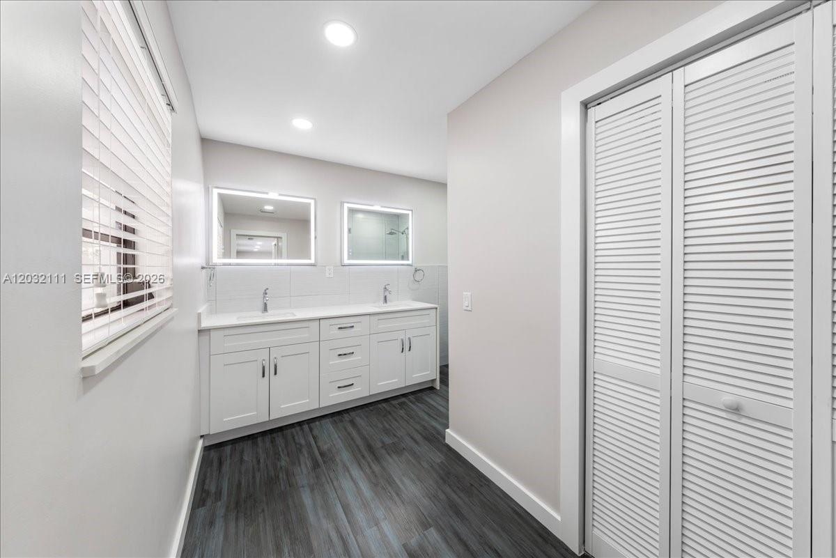 7705 Southwest 66th Street Miami, FL 33143 - Photo 45 of 60