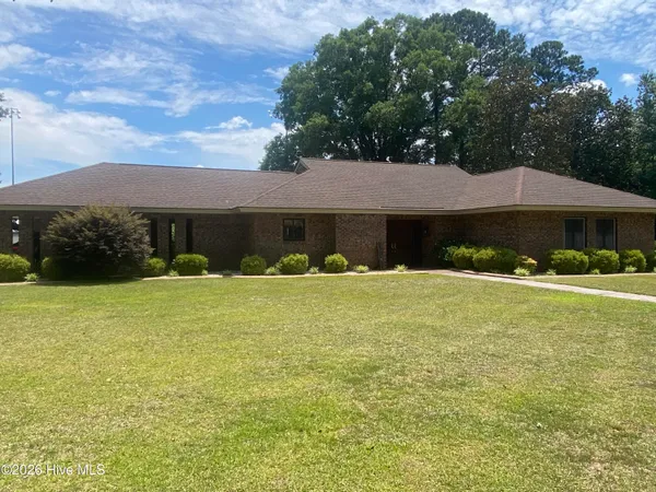 $384,900 | 616 East Murphy Street, Wallace, NC 28466