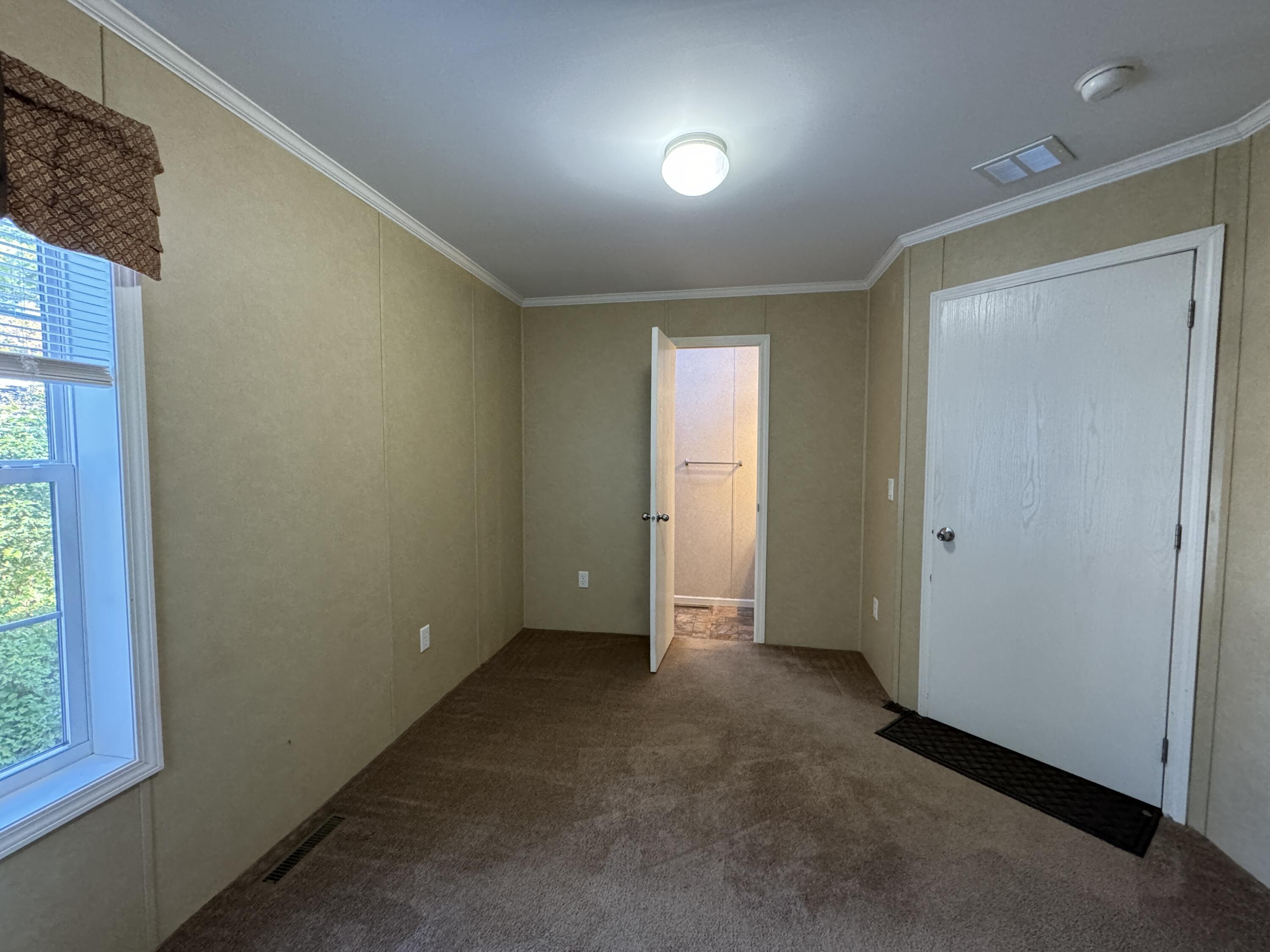 3 F Street Bangor, ME 04401 - Photo 18 of 48 IMG_6040