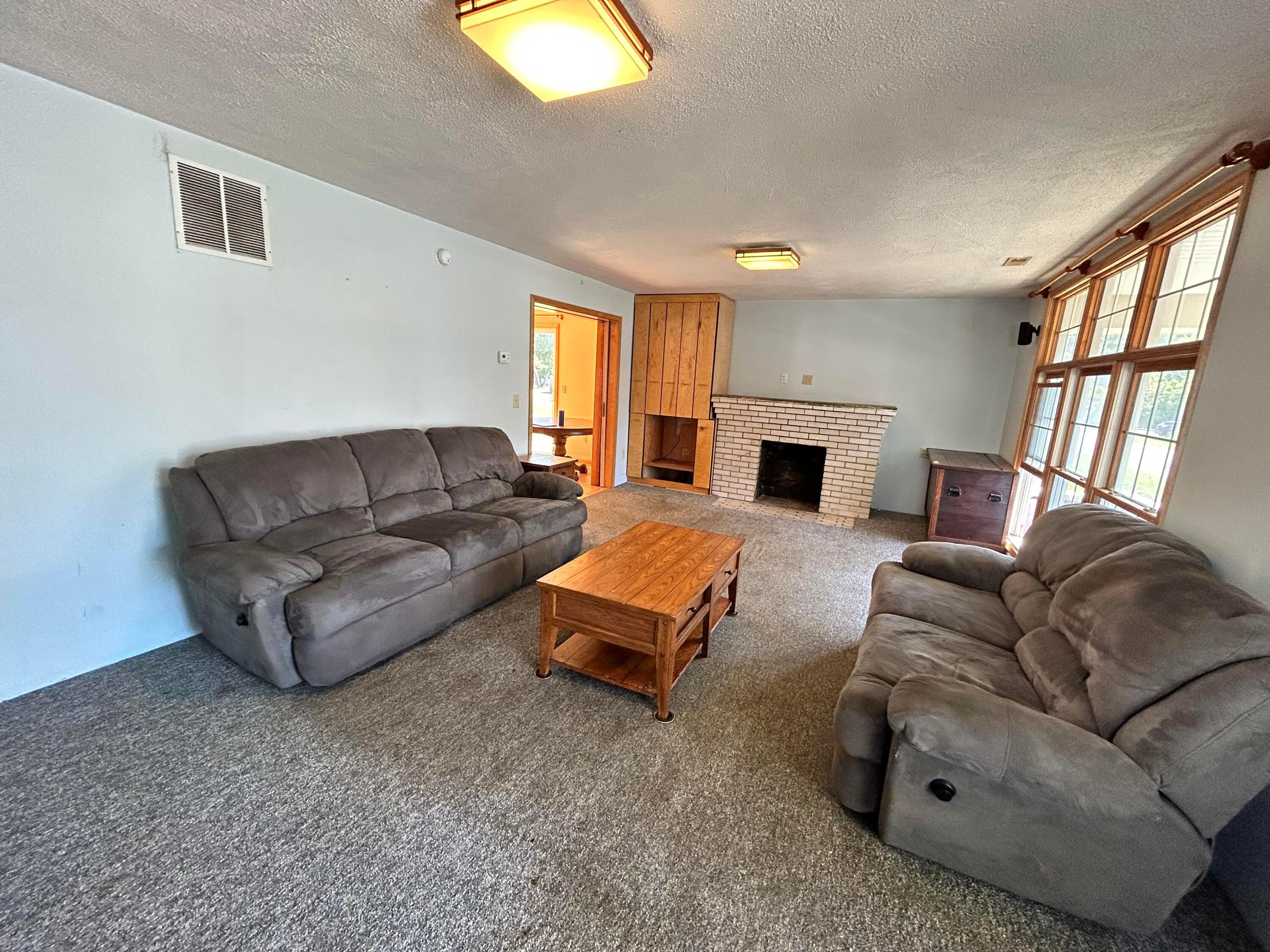 19468 Walnut Street Trimble, OH 45782 - Photo 5 of 22 IMG_2560