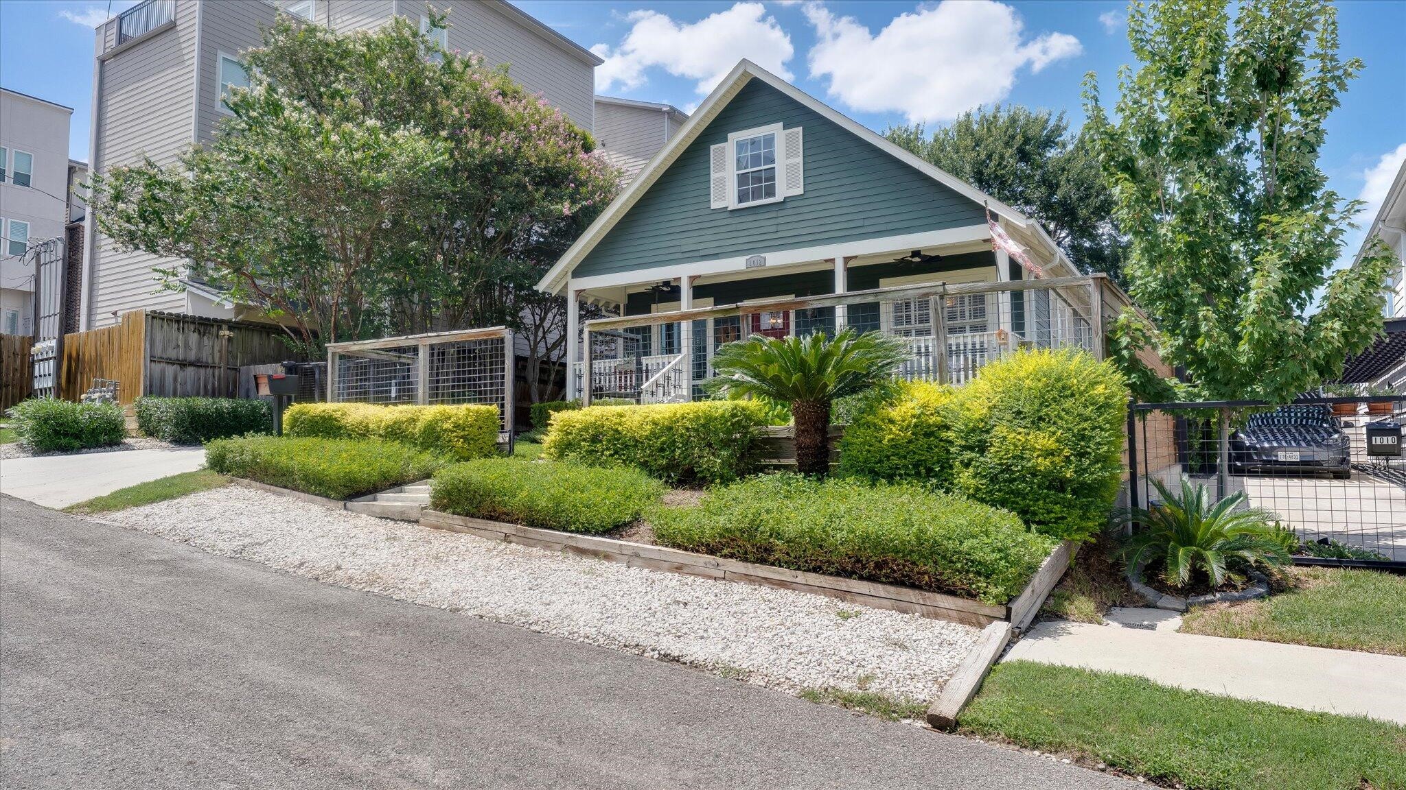 1012 Edwards Street Houston, TX 77007 - Photo 3 of 39
