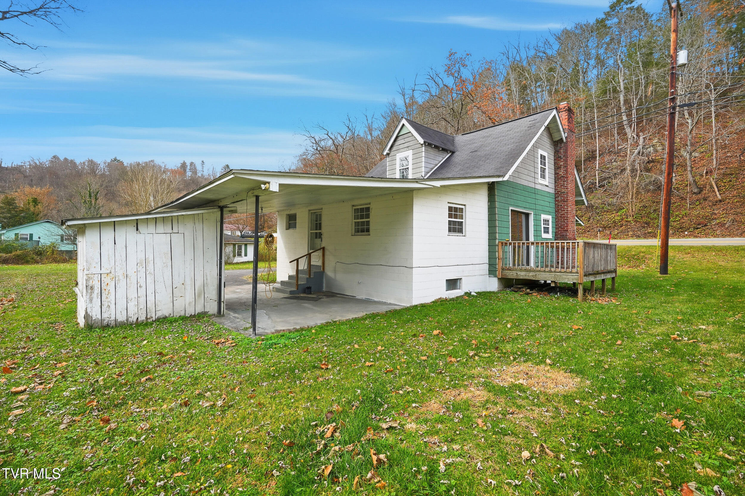154 Dante Road St. Paul, VA 24283 - Photo 3 of 19 17_dsc04626