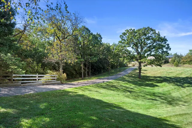 $699,900 | W338S4370 Drumlin Drive, Dousman, WI 53118