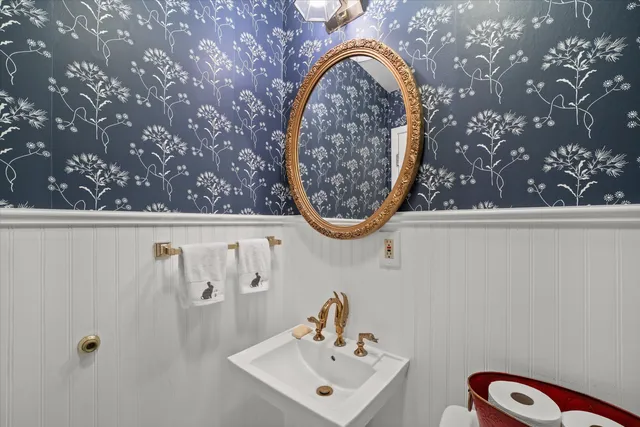 $699,900 | W338S4370 Drumlin Drive, Dousman, WI 53118