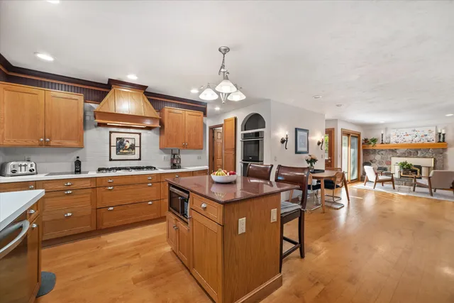 $699,900 | W338S4370 Drumlin Drive, Dousman, WI 53118