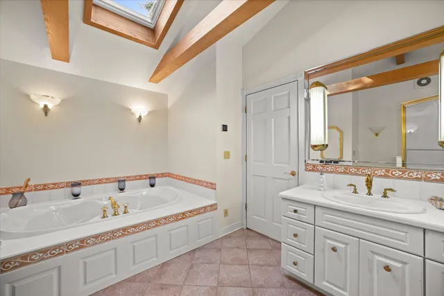 $699,900 | W338S4370 Drumlin Drive, Dousman, WI 53118