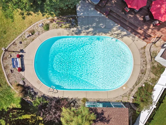 $699,900 | W338S4370 Drumlin Drive, Dousman, WI 53118