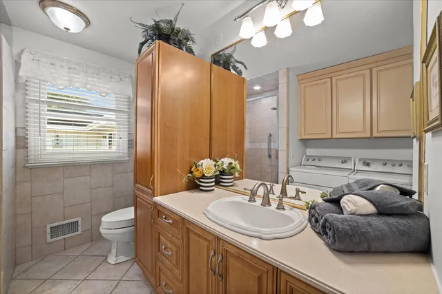 $699,900 | W338S4370 Drumlin Drive, Dousman, WI 53118