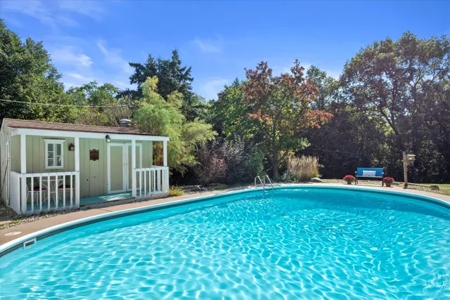 $699,900 | W338S4370 Drumlin Drive, Dousman, WI 53118