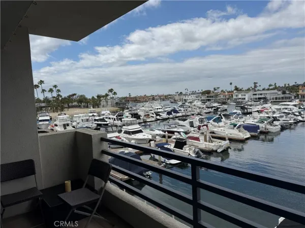 $1,273,888 | 4165 Warner Avenue, Huntington Beach, CA 92649