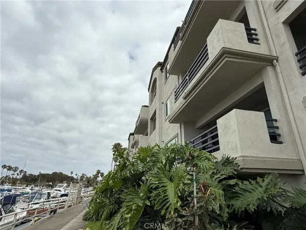 $1,273,888 | 4165 Warner Avenue, Huntington Beach, CA 92649