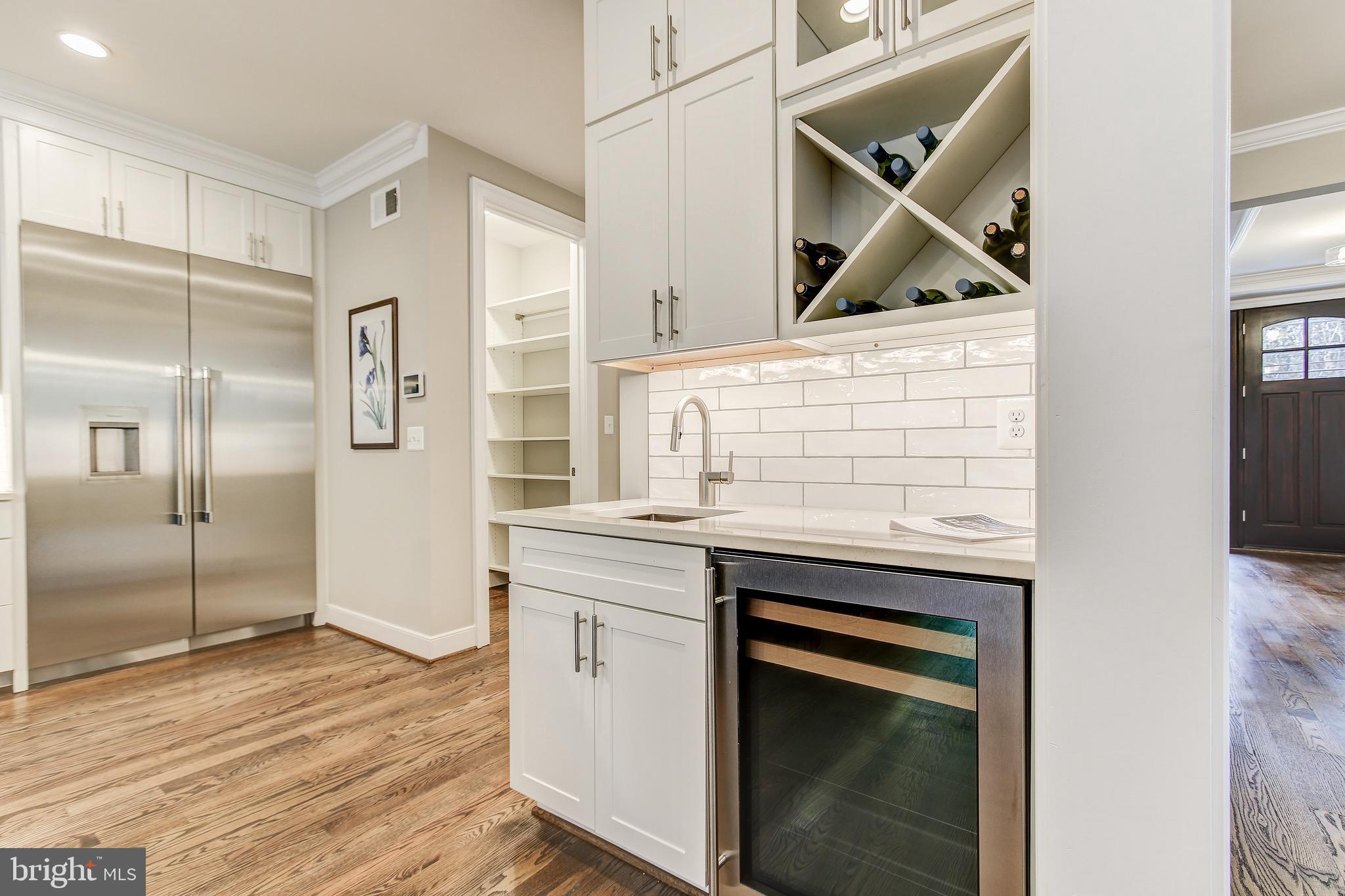 6110 Valley Road Bethesda, MD 20817 - Photo 13 of 33 Kitchen