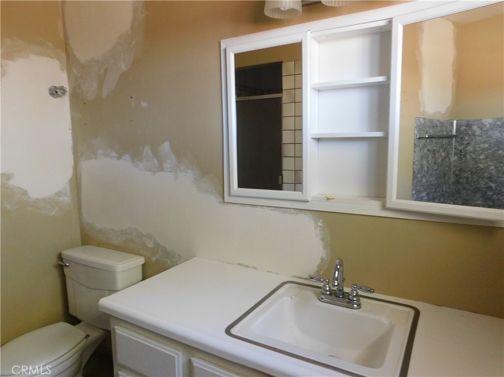 16873 Alexander Edwards, CA 93523 - Photo 11 of 30 Bathroom 1