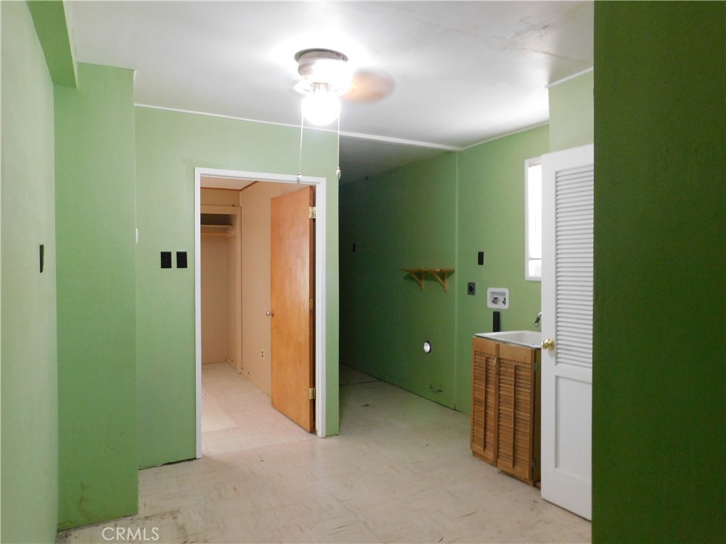 16873 Alexander Edwards, CA 93523 - Photo 15 of 30 Utility room