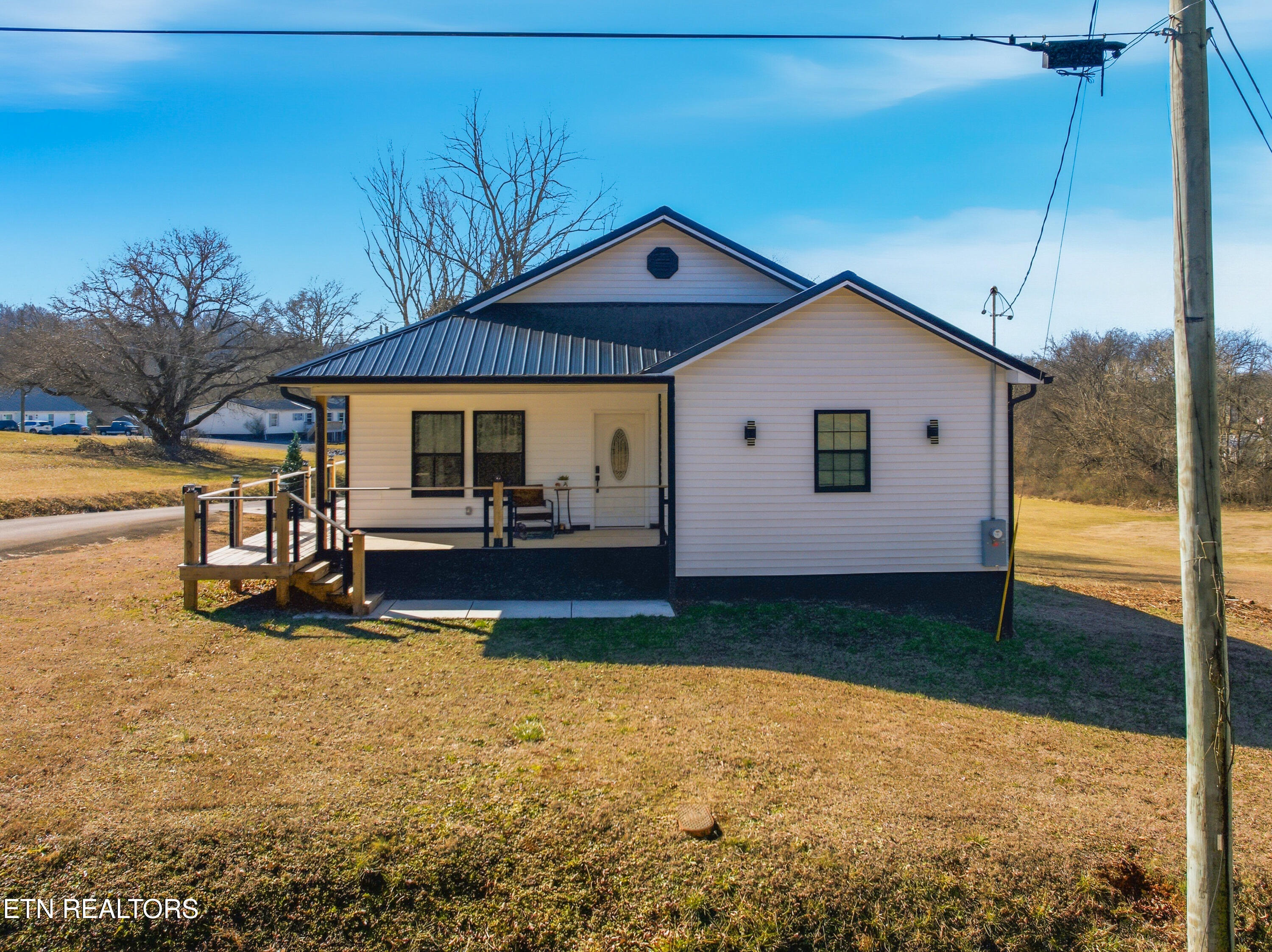 901 Apple Street Athens, TN 37303 - Photo 2 of 24 02-901-Apple-St-Athens-TN-2