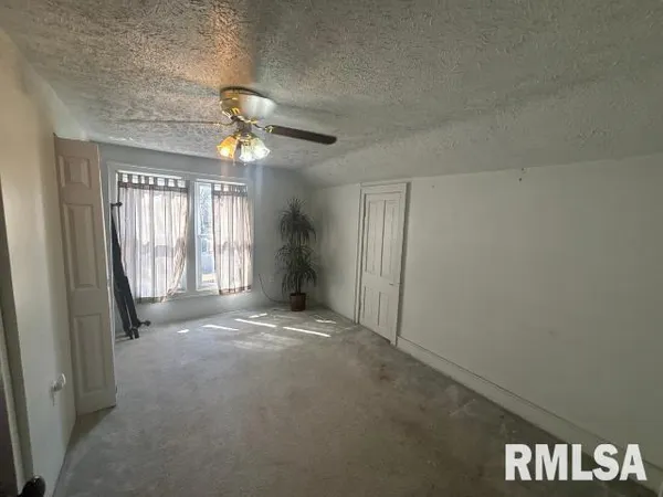 $129,000 | 706 West South Grand Avenue, Springfield, IL 62704