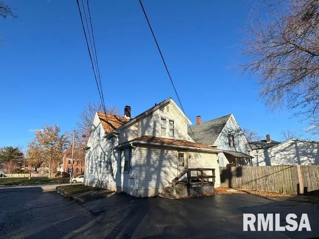 $129,000 | 706 West South Grand Avenue, Springfield, IL 62704