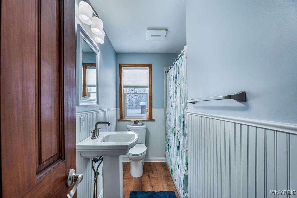 5848 Shawnee Road Cambria, NY 14132 - Photo 11 of 24 Full bathroom