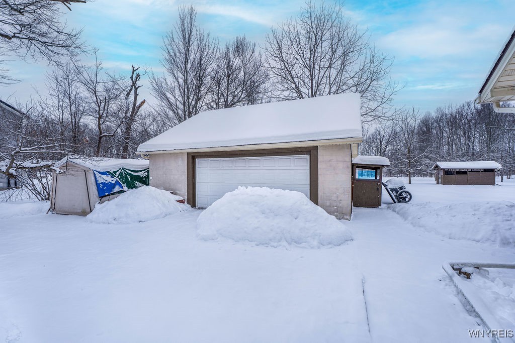 5848 Shawnee Road Cambria, NY 14132 - Photo 3 of 24