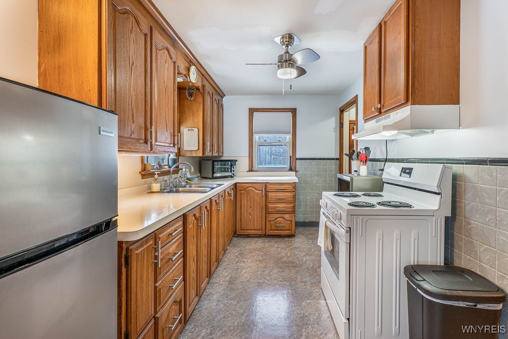 5848 Shawnee Road Cambria, NY 14132 - Photo 9 of 24 Kitchen