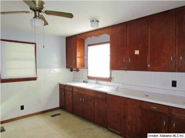 3107 Walnut Avenue Anniston, AL 36201 - Photo 4 of 13