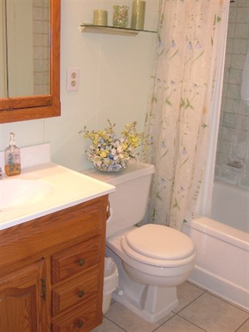 1712 Lincoln Road Bettendorf, IA 52722 - Photo 9 of 9 Gallery Image 9