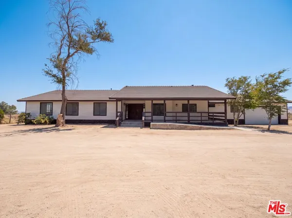 $523,000 | 1401 60th Street West, Rosamond, CA 93560